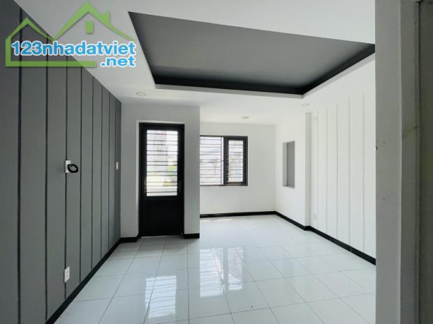 Bán nhà 4 tầng, Dương Thị Mười, Quận 12, hẻm xe hơi, 4PN, nhỉnh 4 tỷ - 2