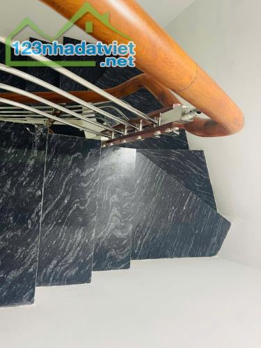 HÀNG NGON GIÁ RẺ TÔN ĐỨC THẮNG ĐỐNG ĐA. 25M X 4T. GIÁ: 5,4 TỶ - 1