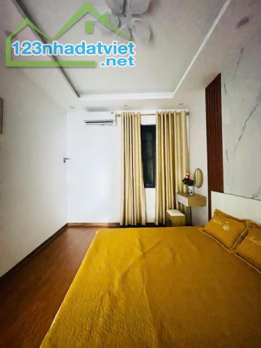 HÀNG NGON GIÁ RẺ TÔN ĐỨC THẮNG ĐỐNG ĐA. 25M X 4T. GIÁ: 5,4 TỶ - 5