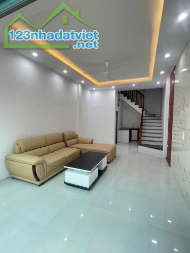 BÁN NHÀ YÊN NGHĨA HÀ ĐÔNG NGÕ OTO NỞ HẬU 43m2 x 2T, MT 3.85, 2.9 TỶ