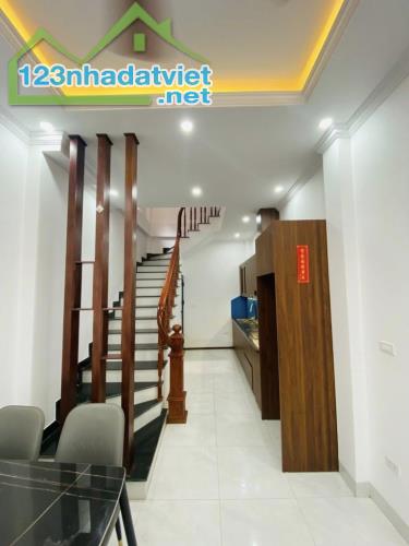SIÊU PHẨM 1 NHÀ RA MẶT PHỐ - DÂN XÂY - FULL NỘI THẤT - TRUNG TÂM LONG BIÊN - 1