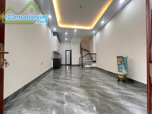 Nhà đẹp ngõ thoáng khu dân trí cao Thạch Bàn Long Biên DT 33m2 . Giá 5.45 tỷ - 1