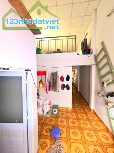 Nhà Phố 2 Mặt Hẻm Ô Tô – 104m² –– Cho Thuê 7tr/Tháng – Gần Chợ Tăng Nhơn Phú A Thủ Đức - 4