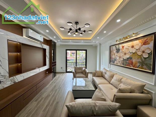NHÀ ĐẸP TÂY HỒ- GARA OTO, THANG MÁY- VIEW SÂN CHƠI – 63M 7TANG NHỈNH 16T