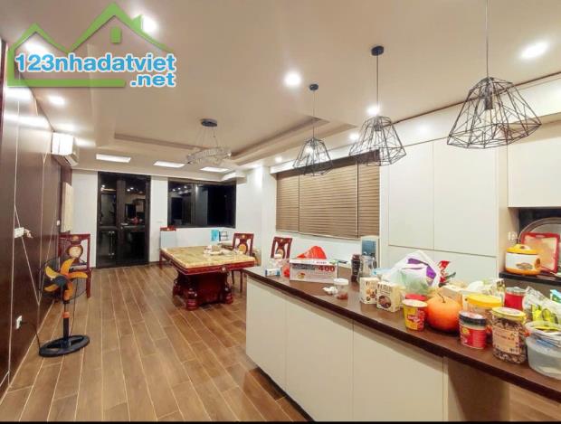 BÁN NHÀ ĐẸP LẠC LONG QUÂN - LÔ GÓC, Ô TÔ TRÁNH - 6 TẦNG THANG MÁY Diện tích: 65m2,