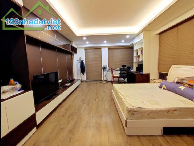 BÁN NHÀ ĐẸP LẠC LONG QUÂN - LÔ GÓC, Ô TÔ TRÁNH - 6 TẦNG THANG MÁY Diện tích: 65m2, - 2