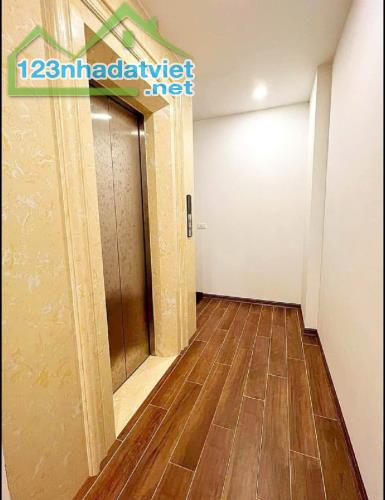 BÁN NHÀ ĐẸP LẠC LONG QUÂN - LÔ GÓC, Ô TÔ TRÁNH - 6 TẦNG THANG MÁY Diện tích: 65m2, - 4
