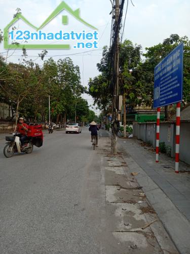 🔑🔑 Chủ nhà nh.ờ b.á.n căn 2 tầng mặt phố Đào Cam mộc