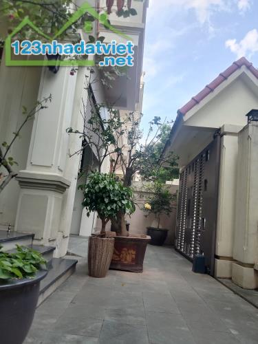 ⚜️ Biệt thự VIP HH6 KĐT Việt Hưng, Long Biên, 200m2 4T MT 10m, Chỉ 31 Tỷ ⚜️