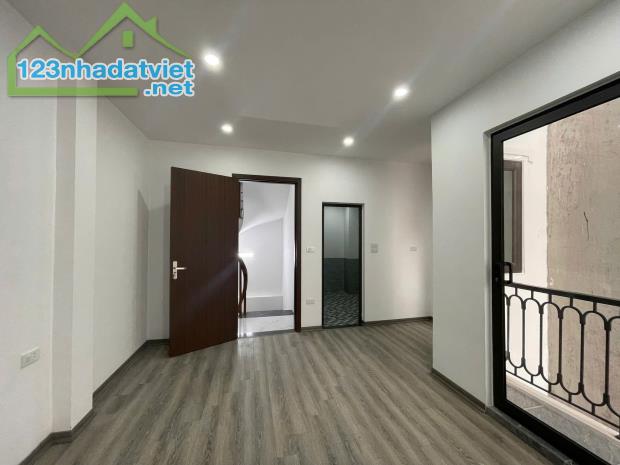 💜NHÀ MỚI PHỐ ĐỨC GIANG 30M2x5T CHÀO 5.35 TỶ - SÁT Ô TÔ - FULL NỘI THẤT💜 - 2
