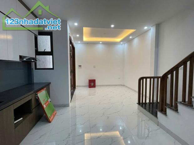 💜NHÀ MỚI PHỐ ĐỨC GIANG 30M2x5T CHÀO 5.35 TỶ - SÁT Ô TÔ - FULL NỘI THẤT💜 - 3