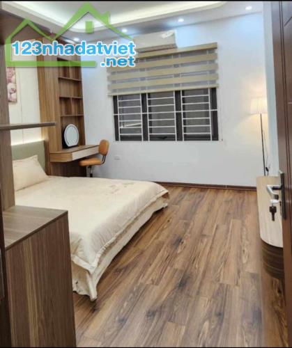 Bán gấp nhà Mễ Trì, ngõ nông 3 gác tránh SH, sổ vuông đẹp, 45m2, Chỉ 7.3 tỷ - 1