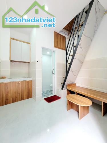 Chỉ 1.85 Tỷ Có Nhà Phạm Văn Đồng - Hẻm Ôtô Đỗ Cửa - 3 Tầng 2PN
