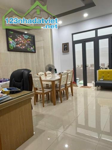 LÊ ĐỨC THỌ - GÒ VẤP. GẤP BÁN BIỆT THỰ SÂN VƯỜN ( 7.3 x 20 ) ~ 146 M2 - 4 Tầng - 17 Tỷ - 4