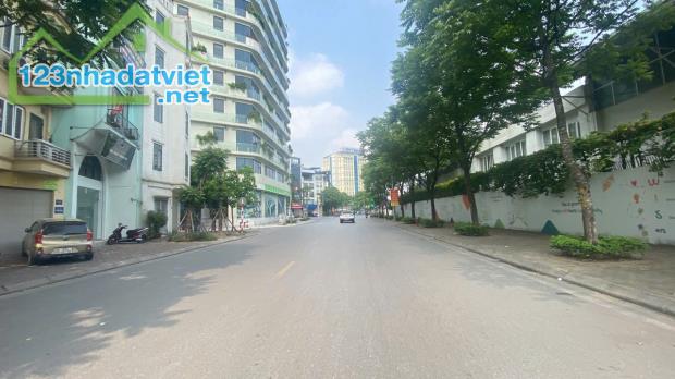 TẦM TIỀN, NHÀ ÁI MỘ 40M, 6T, MT6M, NỞ HẬU, THANG MÁY, TẶNG NỘI THẤT, 10M RA Ô TÔ TRÁNH.