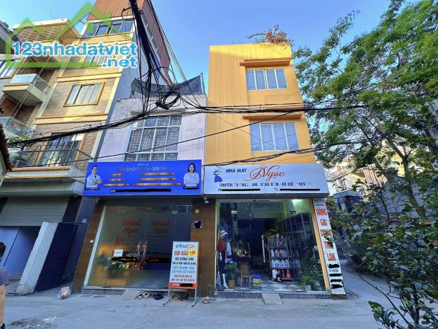 BÁN NHÀ LẠC LONG QUÂN 51M2 x 3 TẦNG - MT 4.3M - Ô TÔ TRÁNH - LÔ GÓC THÔNG - GIÁ 11.8 TỶ