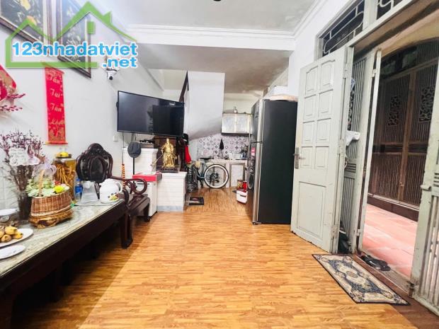 📢 🔥 ĐỘC QUYỀN! BÁN CĂN NHÀ SIÊU HIẾM PHỐ CẦU GIẤY - 37M² x 4 TẦNG, MẶT TIỀN 6.5M, GIÁ CH - 4
