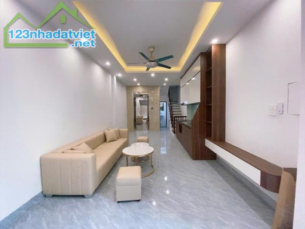 BÁN GẤP NHÀ MÓI 5 TẦNG THANG MÁY VĂN PHÚ, 35M GIÁ CHỈ 9 TỶ, Ô TÔ ĐỖ CỔNG