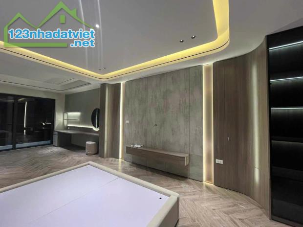 Bán nhà 6T, thang máy ở Nguyễn Văn Cừ ngõ oto , 76m, MT5m giá 20 tỷ - 2
