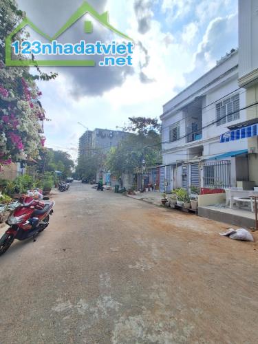 250m2 đất full thổ 10x25 MT đường 12m khu làng đại học ABC Lê văn Lương Phước kiển 21.5 tỷ - 1