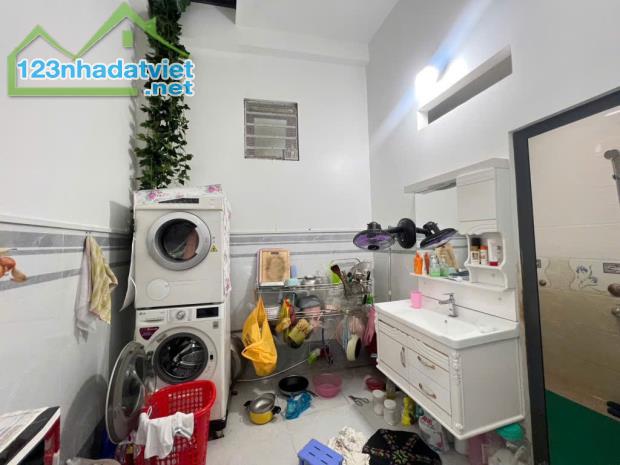 BÁN NHÀ Quận 9 đẹp LUNG LINH, giá 8.6 tỷ