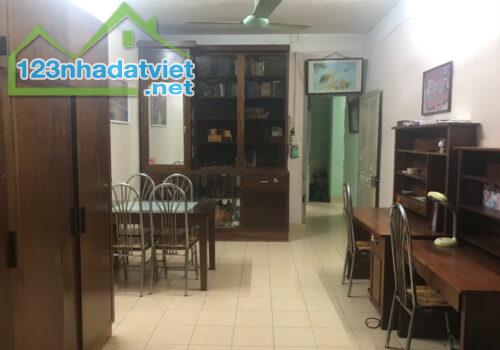 Cho thuê căn hộ tập thể tầng 3 nhà B6 (căn góc), Khu tập thể Kim Liên, Đống Đa, Hà Nội - 1