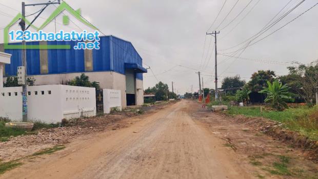 CHỦ NGỘP Bán nền đất 5x27m (135m2) Hòa Khánh Đông, Đức Hòa, Long An, thổ cư giá 570tr