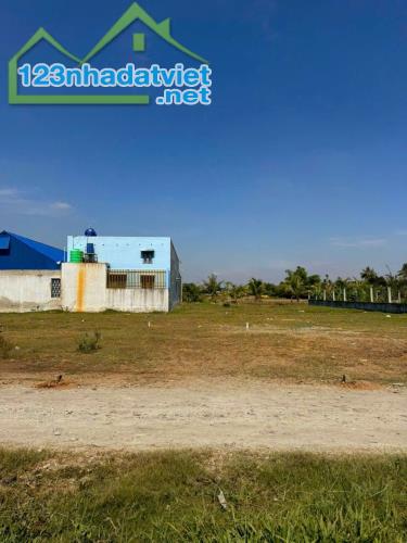 CHỦ NGỘP Bán nền đất 5x27m (135m2) Hòa Khánh Đông, Đức Hòa, Long An, thổ cư giá 570tr - 1
