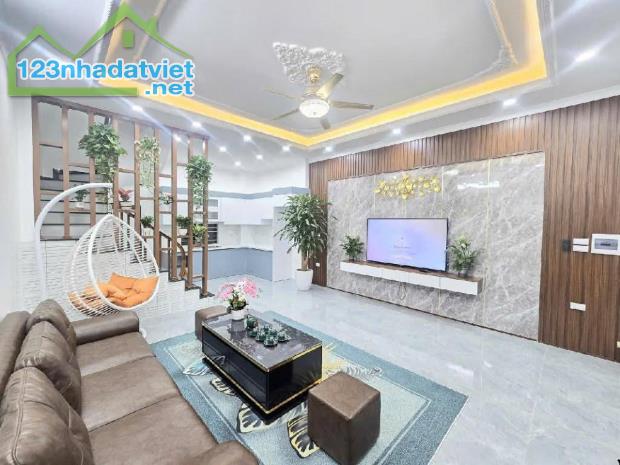 NHÀ BIÊN GIANG ÔTÔ ĐỖ CỔNG 4 NGỦ GẦN ĐƯỜNG 6 - 1