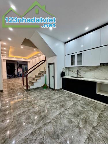 BÁN NHÀ ĐƯỜNG LÁNG ĐỐNG ĐA 52m2 x 4 TẦNG - NHÀ ĐẸP MẶT NGÕ Ô TÔ - KINH DOANH SẦM UẤT - GẦN - 3