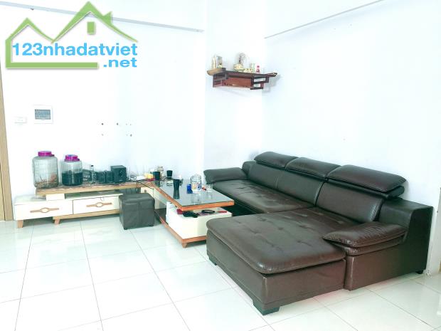 Chính chủ gửi bán căn hộ góc view Hồ, full nội thất giá rẻ nhất KDT Thanh Hà Cienco 5