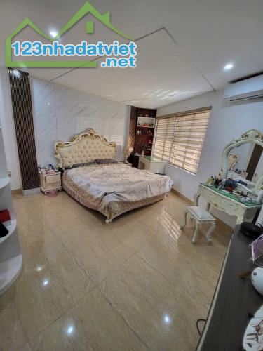 Bán Nhà 5 Tầng Khu Vực Trần Hưng Đạo,Hạ Long. DT:54.7m2 Oto Đỗ Cửa !!! - 1