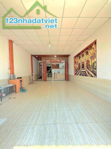 Bán nhà 2 Tầng 116m2 Dĩ An,đường xe hơi,có sân đậu xe,gần UBND phường - 1