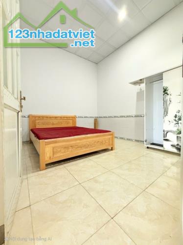 Bán nhà 2 Tầng 116m2 Dĩ An,đường xe hơi,có sân đậu xe,gần UBND phường - 3