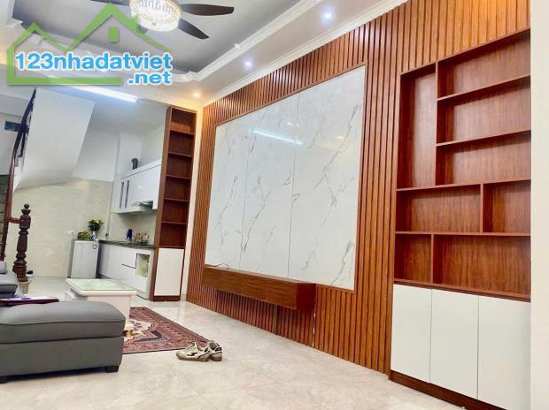 HIẾM-BÁN NHÀ PHÁO ĐÀI LÁNG-ĐƯỜNG LÁNG,35M2, NGÕ NÔNG, VÀI BƯỚC RA PHỐ