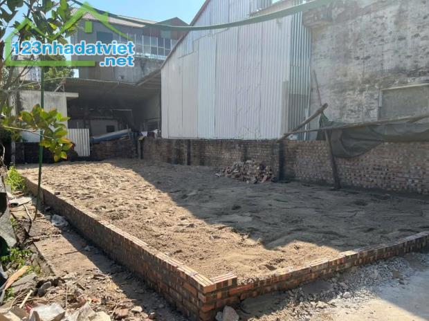 Bán đất thôn 3 Xã Vạn Phúc 64 m2 ngõ rộng oto 7 chỗ, ngay khu đấu giá