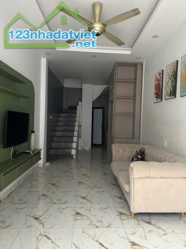 💥 Lê Quang Đạo - 6,x tỷ nhà mới, ô tô 50m, gần phố, nhà đẹp full nội thất.