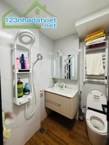 Bán nhà Phố Thanh Nhàn, 1 nhà ra mặt phố, 6 tầng 1 tum, thang máy, mặt ngõ thông, KD - 3