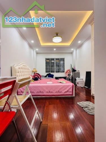 Bán nhà Phố Thanh Nhàn, 1 nhà ra mặt phố, 6 tầng 1 tum, thang máy, mặt ngõ thông, KD - 4