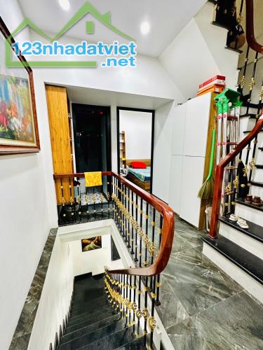 SIÊU HIẾM NHÀ NGUYỄN KHOÁI, 45M, 3T, MT 4,3M, Ô TÔ, MỚI, Ở SƯỚNG, CHỈ 6,2 TỶ. - 4