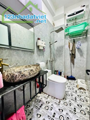 SIÊU HIẾM NHÀ NGUYỄN KHOÁI, 45M, 3T, MT 4,3M, Ô TÔ, MỚI, Ở SƯỚNG, CHỈ 6,2 TỶ. - 5