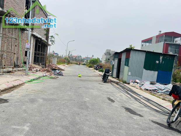 Duy nhất 1 lô đất trung tâm thị trấn An Dương 108m giá chỉ 3,2x tỷ  Lh 0979087664 - 2