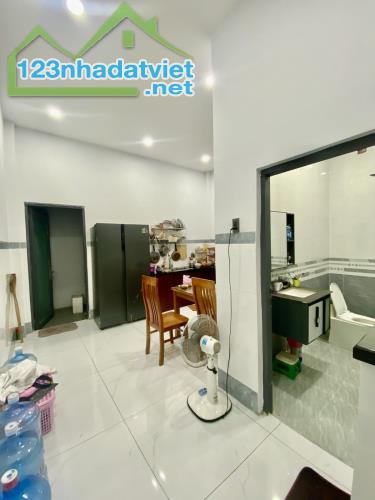 NHÀ 3 TẦNG ĐẸP LUNG LINH – GẦN MẶT TIỀN THẠNH XUÂN 14 – CẠNH PICITY HIGH PARK – CHỈ 2.95 T