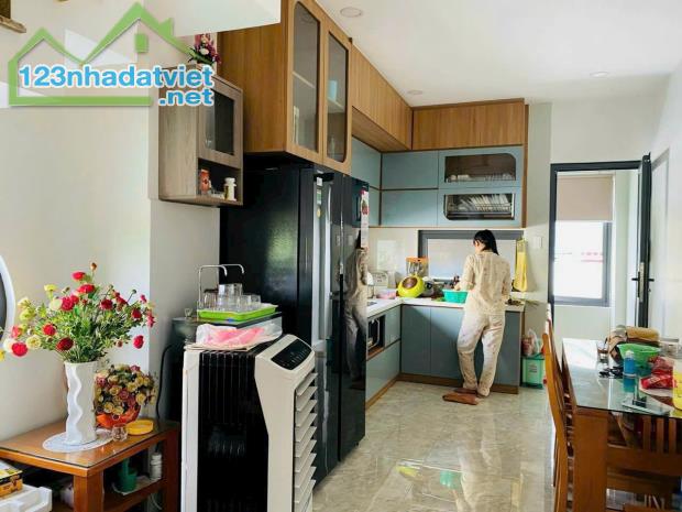 NHÀ QUANG TRUNG - MT ĐƯỜNG SỐ, P. 8, GV. DT: 4m x 19m TRỆT 4 LẦU, GIÁ: 10,8TY TL
