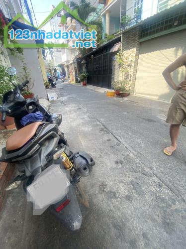 TRUNG TÂM TÂN PHÚ NGAY TÂN HƯƠNG -HẺM XE HƠI- 42M2(4x10.4) -NHÀ TIỆN XÂY MỚI -CHỈ HƠN 4 TỶ