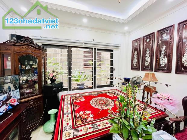 Bán nhà Lạc Long Quân Cầu Giấy gần ô tô ngõ thông 35m2 5T MT 4m dân xây đủ đồ ở luôn 7.5tỷ - 2