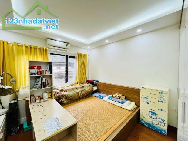 Bán nhà Lạc Long Quân Cầu Giấy gần ô tô ngõ thông 35m2 5T MT 4m dân xây đủ đồ ở luôn 7.5tỷ - 4