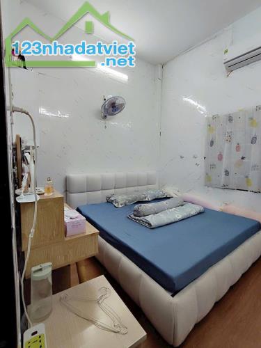 NHÀ 3/2 Q10 - HẺM 3M VÀI BƯỚC RA XE TẢI TRÁNH - 50M2 (4x12.5)- 3 TẦNG BTCT - 3PN CHỈ 8.3TỶ - 2
