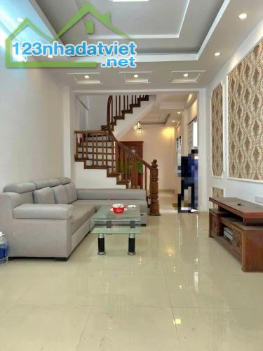 Siêu phẩm Lê Trọng Tấn, phân lô quân đội, sát mặt phố, ô tô đỗ cửa, kinh doanh, 35m2, hơn