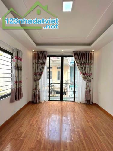 Siêu phẩm Lê Trọng Tấn, phân lô quân đội, sát mặt phố, ô tô đỗ cửa, kinh doanh, 35m2, hơn - 1